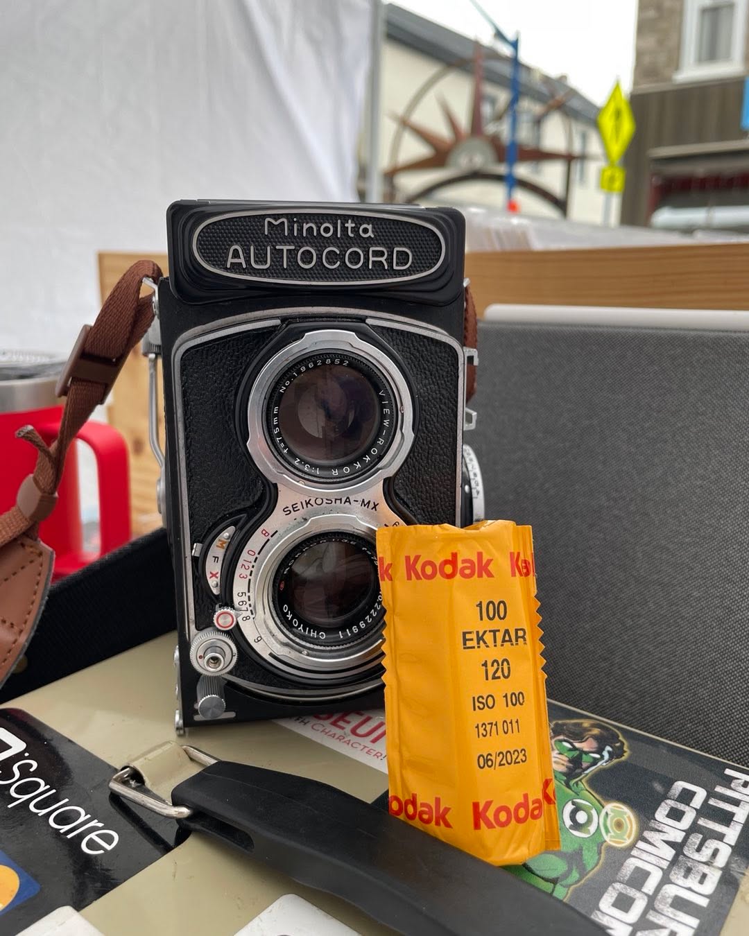 This past weekend at the Phoenixville Art Street Festival, I loaded some #Ektar100 into the old #minoltaautocord I’ll be curious if anything turns out, the shutter is hit or miss if it will fire, though I heard it click on each shot. Have less than half a roll left to shoot.